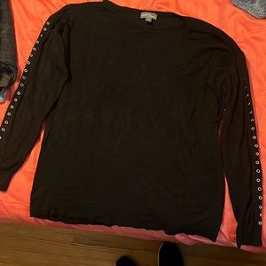 MARKET & SPRUCE Waldo Grommet Detail Pullover